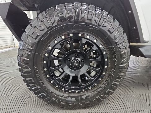 Used 2022 Jeep Wrangler Unlimited Sahara w/ Cold Weather Group AWD/4WD image 49