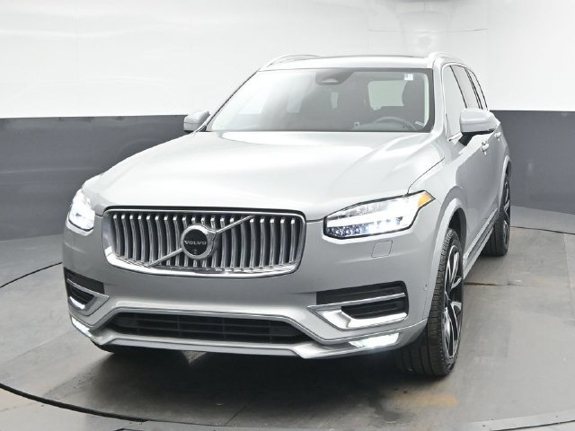 Used 2025 Volvo XC90 B6 Plus AWD/4WD image 3