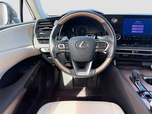 Used 2023 Lexus RX 350 Premium image 18