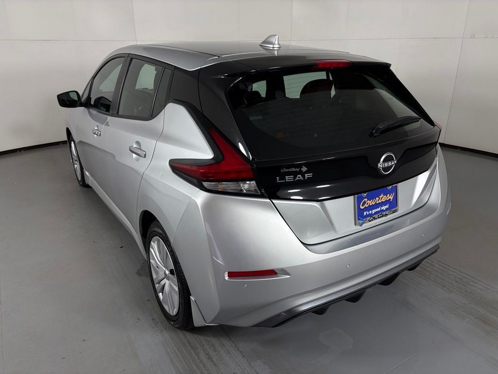Used 2025 Nissan Leaf S FWD image 7