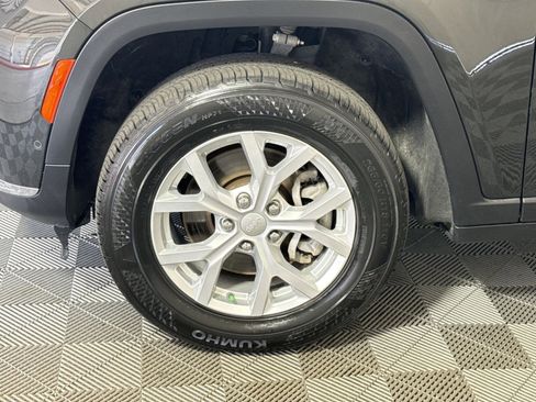 Used 2023 Jeep Grand Cherokee L Limited w/ Luxury Tech Group II AWD/4WD image 12