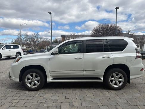 Used 2015 Lexus GX 460 w/ Navigation Package image 24