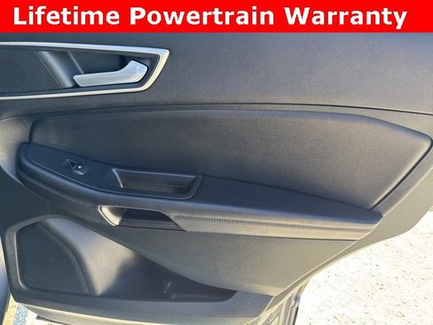 Used 2022 Ford Edge SEL image 16