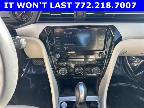 Certified 2022 Volkswagen Passat 2.0T SE image 17