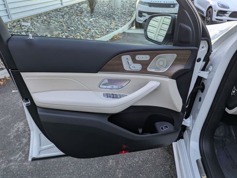 New 2026 Mercedes-Benz GLS 450 4MATIC image 11