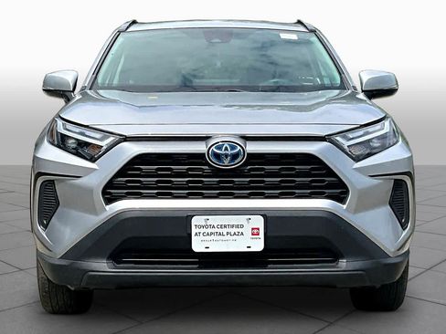 Used 2022 Toyota RAV4 XLE AWD/4WD image 8