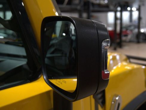 Used 2003 HUMMER H2 w/ Preferred Equipment Group image 27