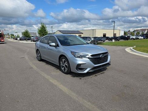 Used 2025 Subaru Legacy Premium AWD/4WD image 3