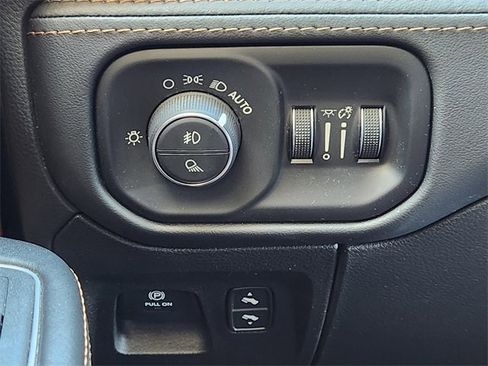 Used 2022 RAM 1500 Limited image 23