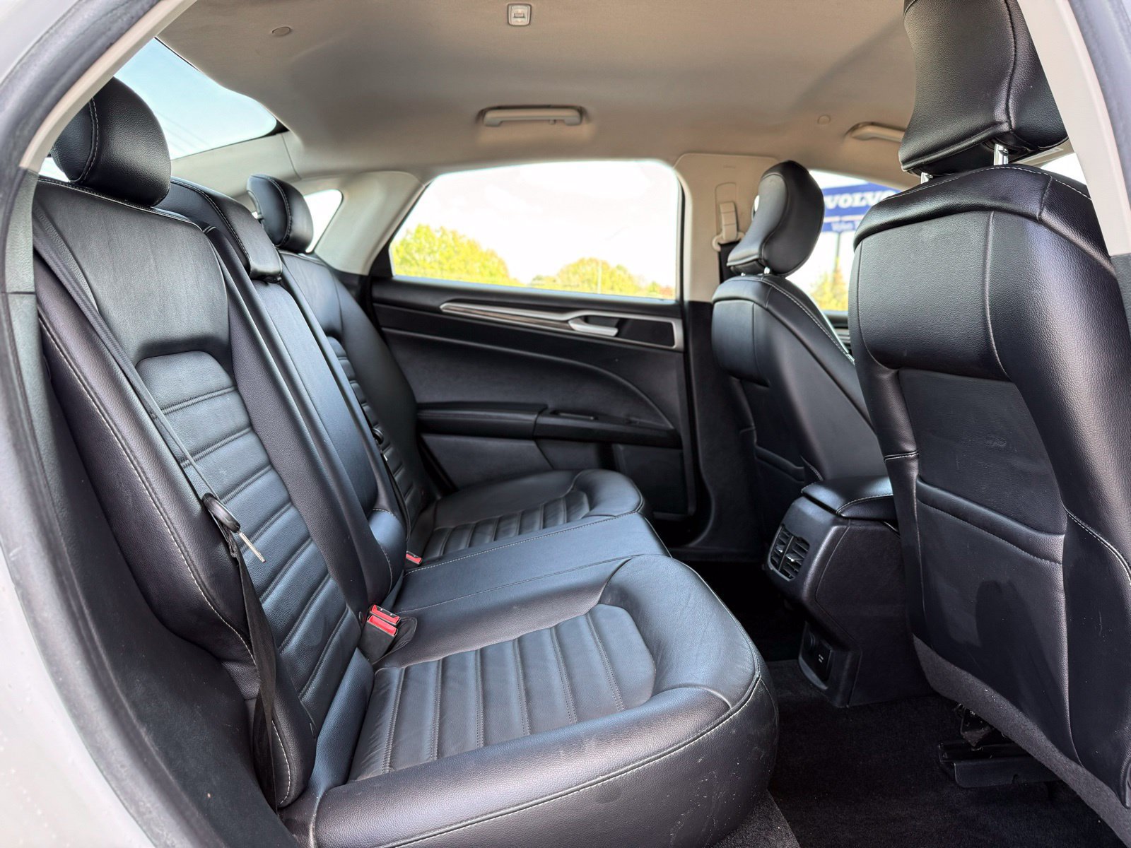 Used 2018 Ford Fusion SE w/ Equipment Group 602A FWD image 19
