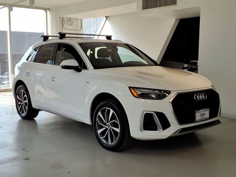 Used 2023 Audi Q5 2.0T Premium w/ Convenience Package AWD/4WD image 3