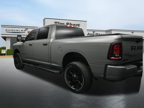 Used 2026 RAM 2500 Big Horn AWD/4WD image 3