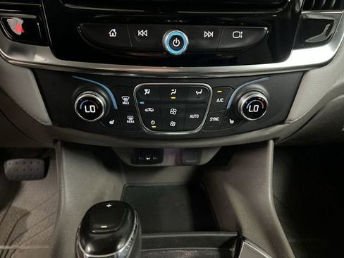 Certified 2020 Chevrolet Traverse LT FWD image 17