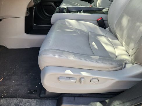Used 2018 Honda Odyssey Elite image 16