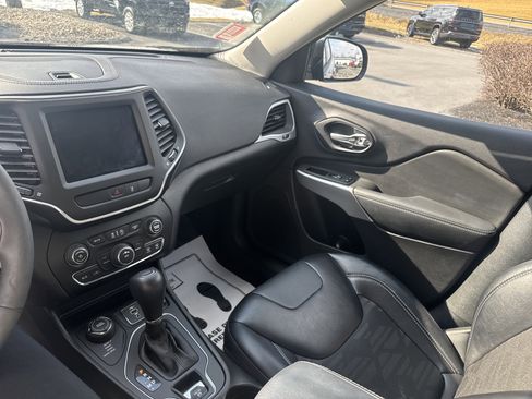 Used 2022 Jeep Cherokee Latitude w/ Sun & Sound Group image 22