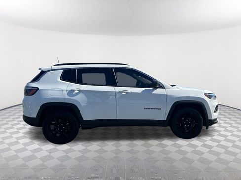 Used 2022 Jeep Compass Latitude AWD/4WD image 4