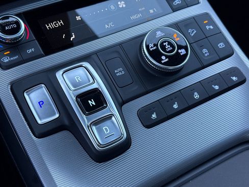 Used 2024 Hyundai Palisade Calligraphy image 25
