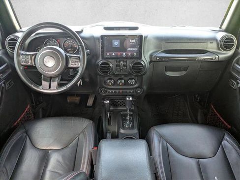 Used 2017 Jeep Wrangler Unlimited Rubicon image 16