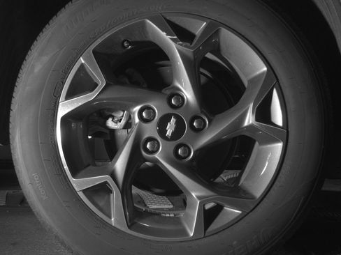 Used 2025 Chevrolet Trax LT FWD image 15