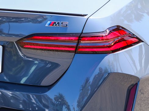 Used 2026 BMW M5 w/ Executive Package AWD/4WD image 7