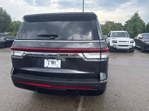 Used 2023 Lincoln Navigator Reserve AWD/4WD image 6
