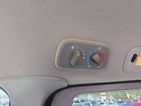 Used 2002 Ford Windstar SE image 25