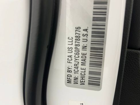 Used 2023 Jeep Grand Cherokee Trailhawk w/ Luxury Tech Group III image 36