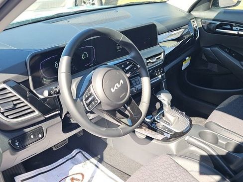 New 2026 Kia Seltos S image 9
