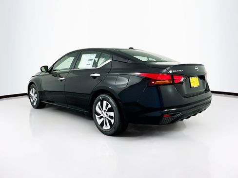 Used 2025 Nissan Altima 2.5 S FWD image 5