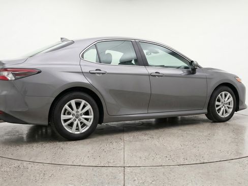 Used 2025 Toyota Camry LE image 9