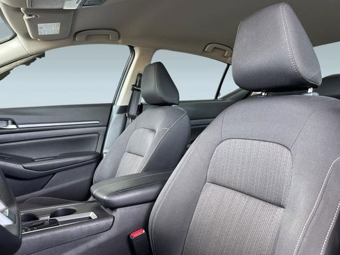 Used 2025 Nissan Altima 2.5 SV image 24