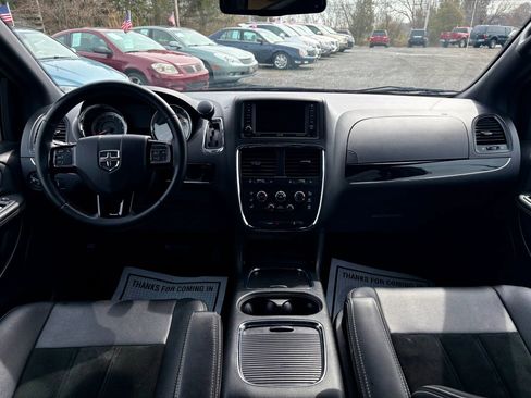 Used 2018 Dodge Grand Caravan SXT w/ Blacktop Package image 31