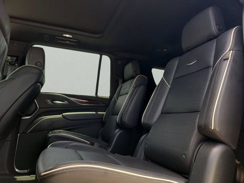 Used 2023 Cadillac Escalade ESV Premium Luxury RWD image 17