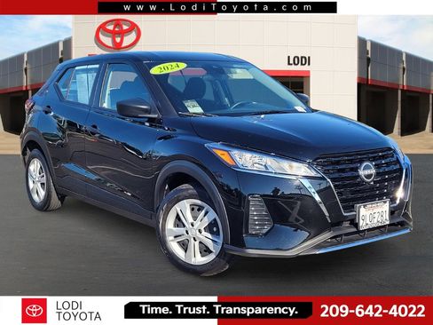 Used 2024 Nissan Kicks S FWD image 1