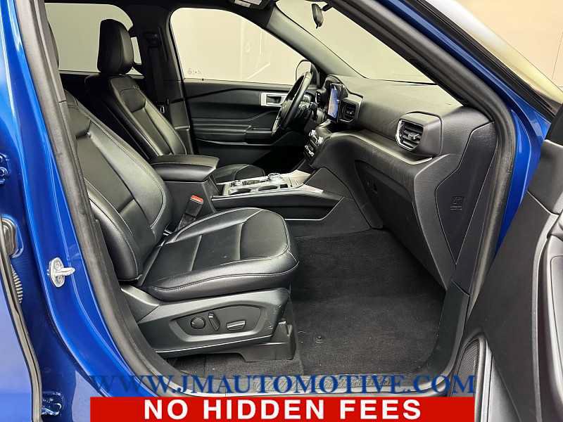 Used 2020 Ford Explorer XLT w/ Equipment Group 202A AWD/4WD image 22