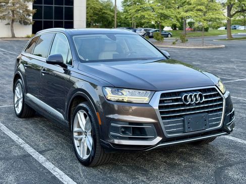Used 2017 Audi Q7 3.0T Prestige AWD/4WD image 2