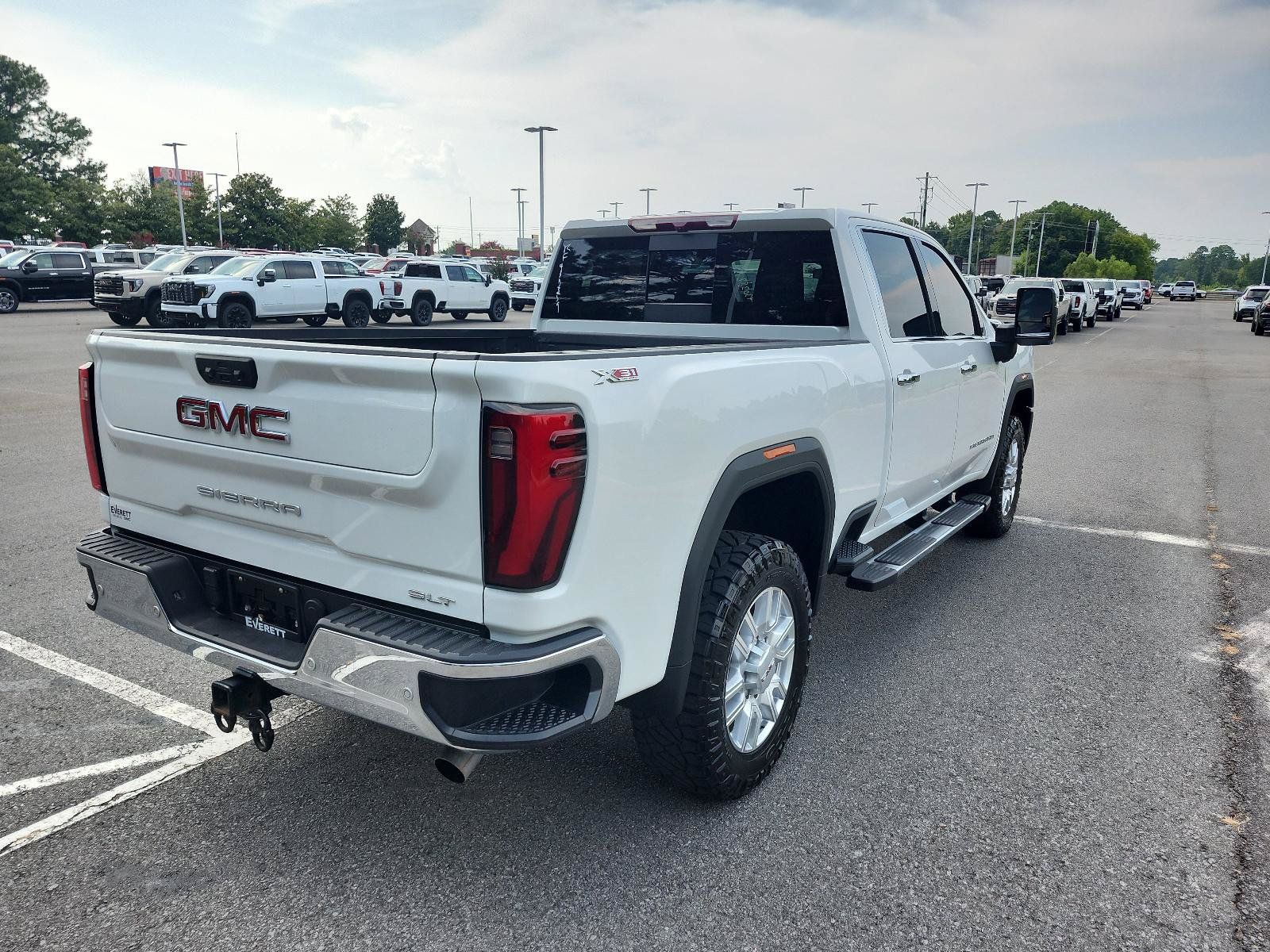 Used 2024 GMC Sierra 2500 SLT w/ SLT Premium Package AWD/4WD image 7