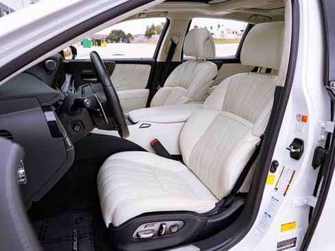 Used 2021 Lexus LS 500 AWD image 21