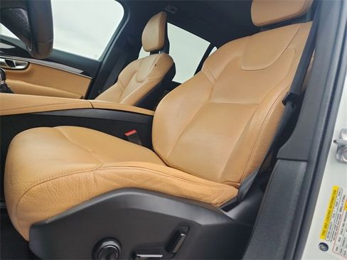 Used 2018 Volvo XC90 T6 Momentum w/ Momentum Plus Package image 19