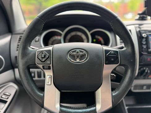 Used 2015 Toyota Tacoma PreRunner w/ SR5 Package RWD image 27