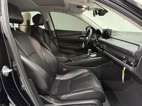 Used 2025 Honda Accord Touring image 11