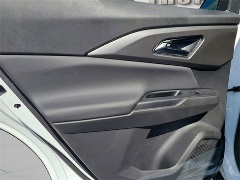 New 2026 Chevrolet Equinox EV LT image 17