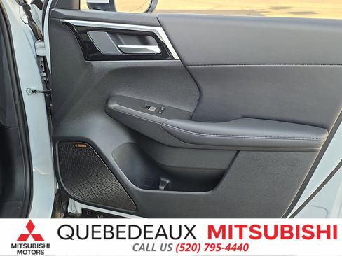 New 2026 Mitsubishi Outlander SE FWD image 32
