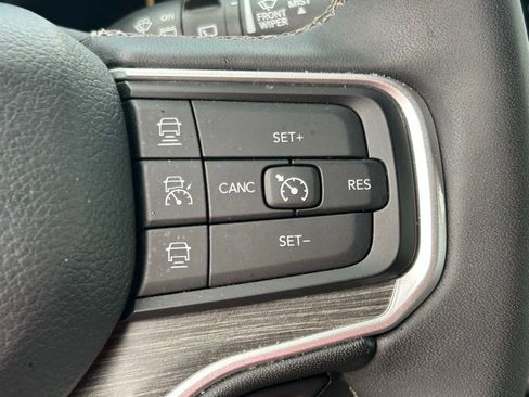 Used 2024 Jeep Wagoneer Series III AWD/4WD image 22