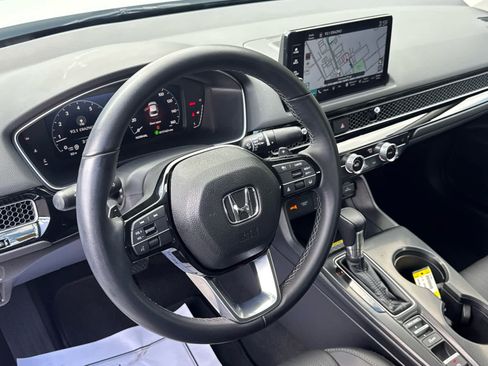 Used 2023 Honda Civic Touring image 9