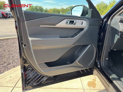 New 2025 Ford Explorer Active w/ Active Comfort Package image 28