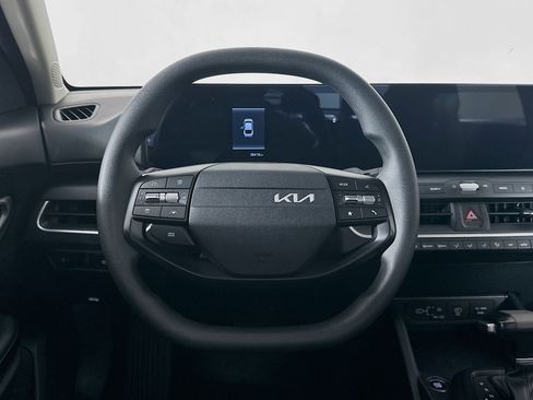 Used 2025 Kia K4 FWD image 18