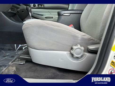 Used 2013 Toyota Tacoma 4x4 Double Cab w/ SR5 Pkg image 14