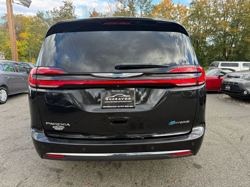 Used 2021 Chrysler Pacifica Touring w/ Cold Weather Group image 6