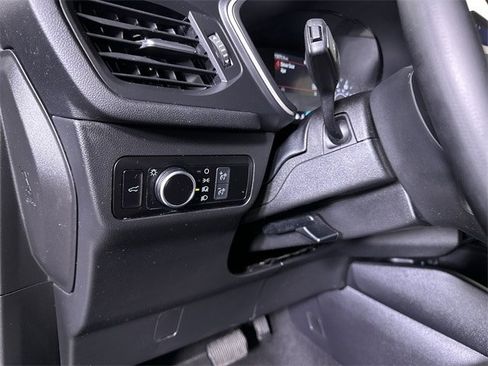 Used 2022 Ford Escape SE w/ SE Sport Appearance Package image 18